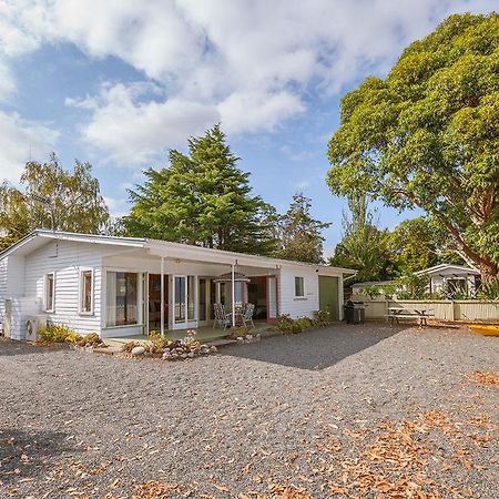 Lake Edge Cottage - Waitahanui Holiday Home Exterior foto